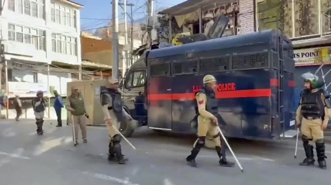 বিক্ষোভে চার জন নিহত হওয়ার পর লাদাখে কারফিউ জারি