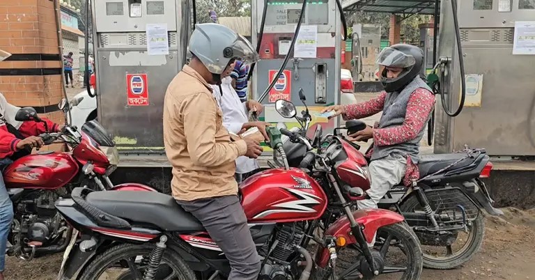 বাংলাদেশে জ্বালানি তেলের মজুত কত, চলবে কয়দিন?